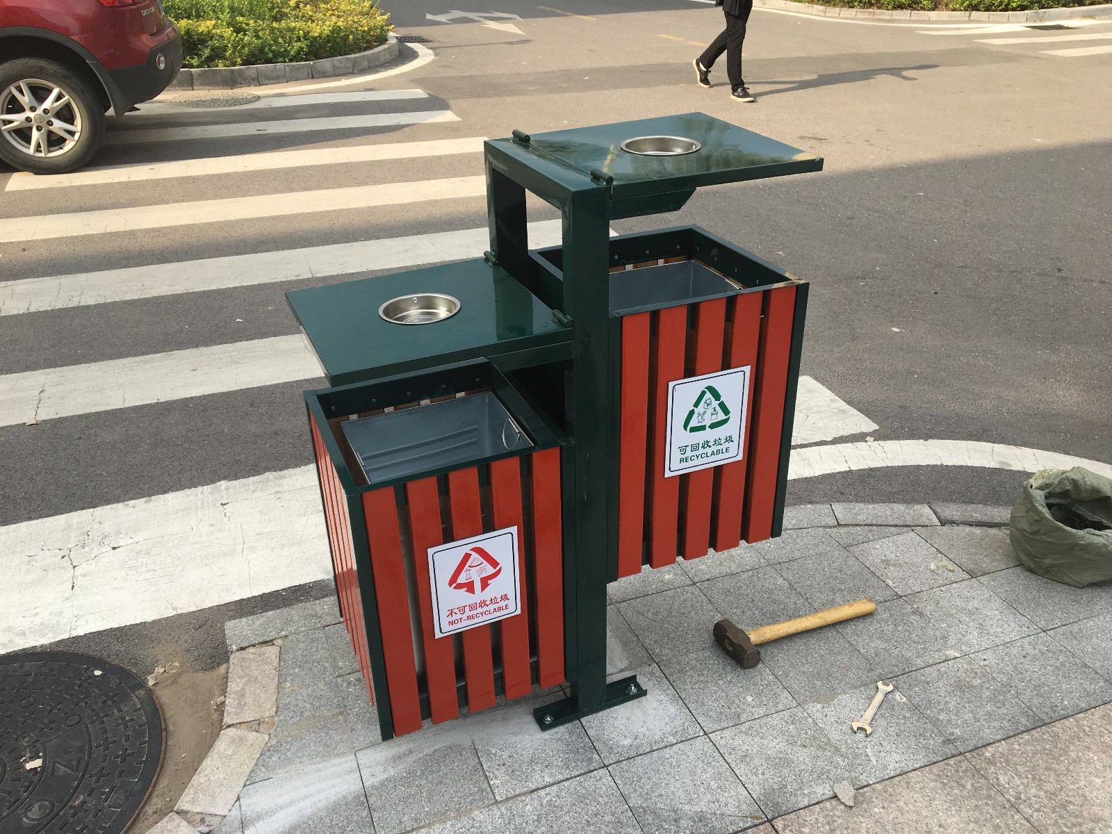 戶(hù)外分類(lèi)鋼木垃圾桶YTD07