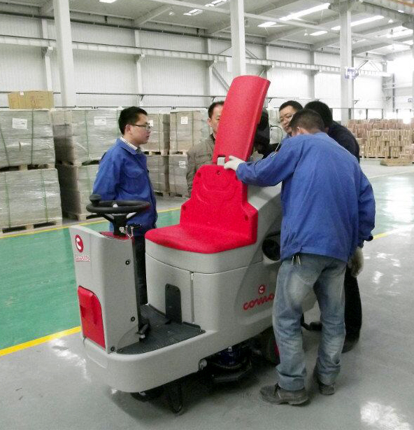 全自動(dòng)洗地機(jī) 全自動(dòng)洗地機(jī)